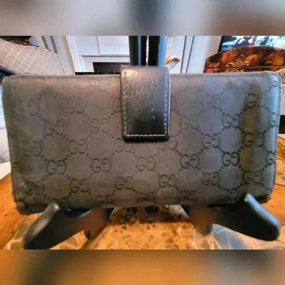 Gucci Black Monogram Clutch - Picture 2 of 9